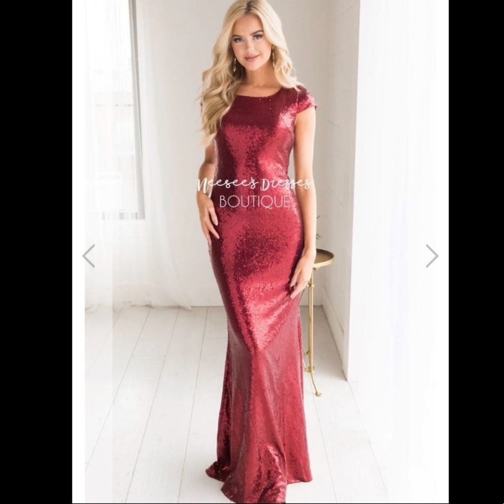 ❤️ ISO ❤️ Neesee’s Merrily dress